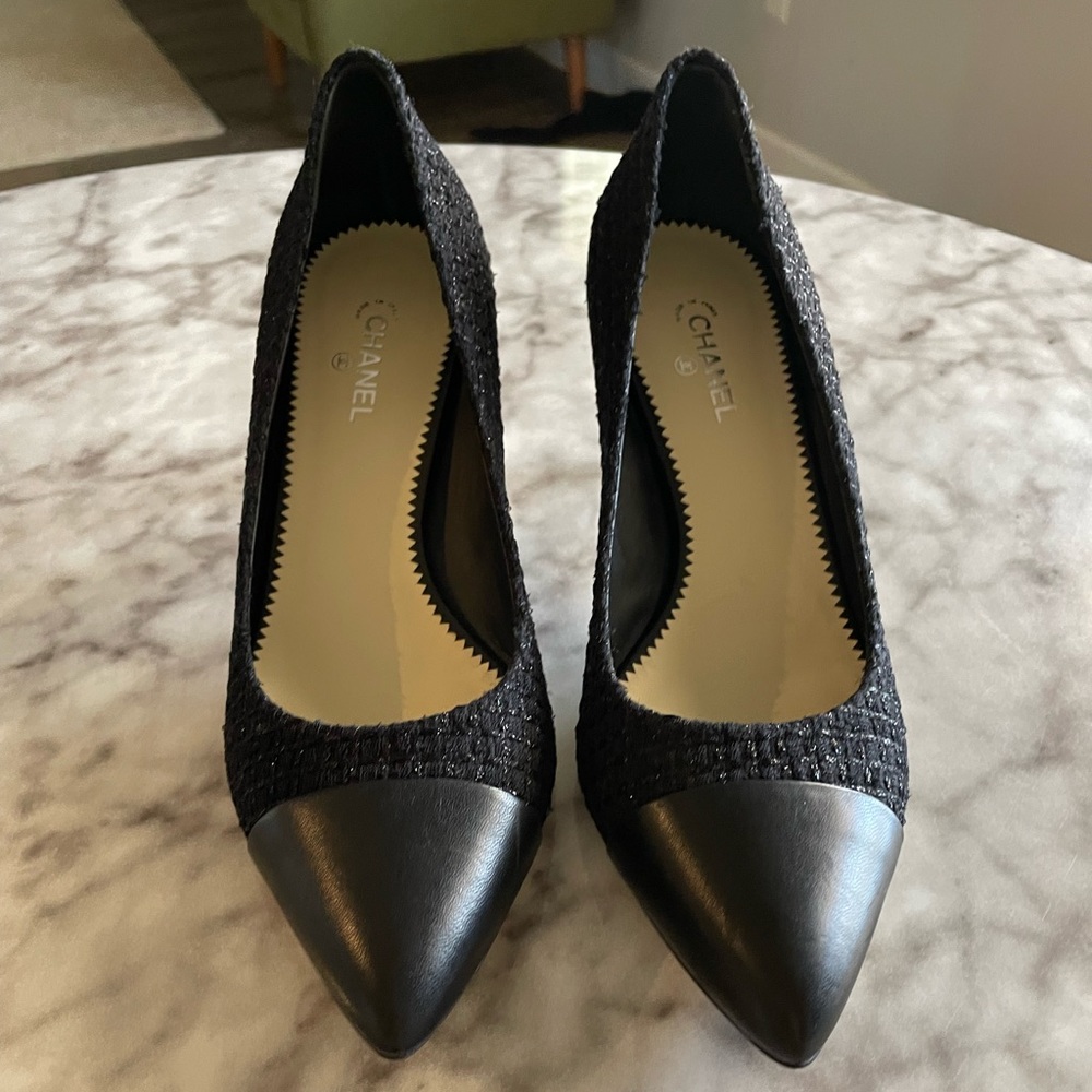 Chanel Black Tweed Heels Pumps: Size 40.5